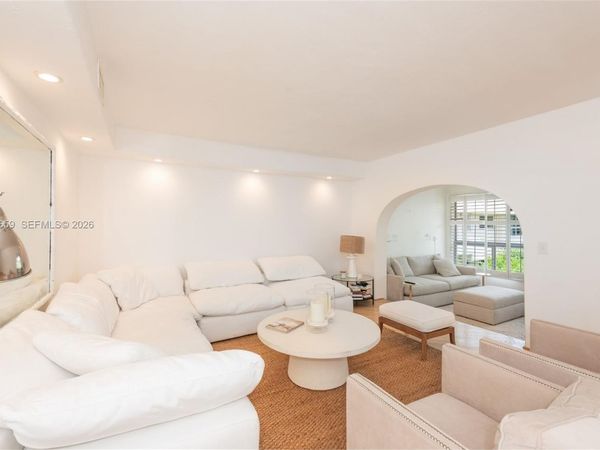 9940 Collins Ave, Unit 10, Bal Harbour, FL 33154