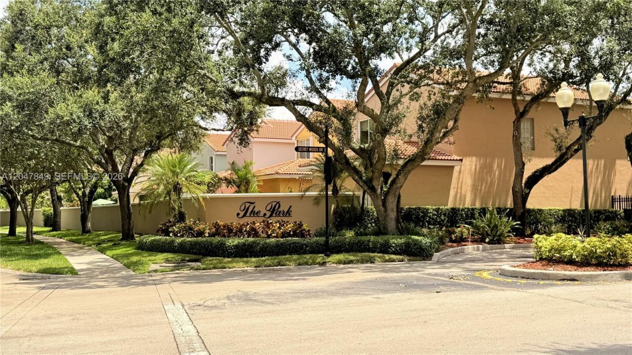 3880 Fern Forest Rd , Cooper City, FL 33026 Photo