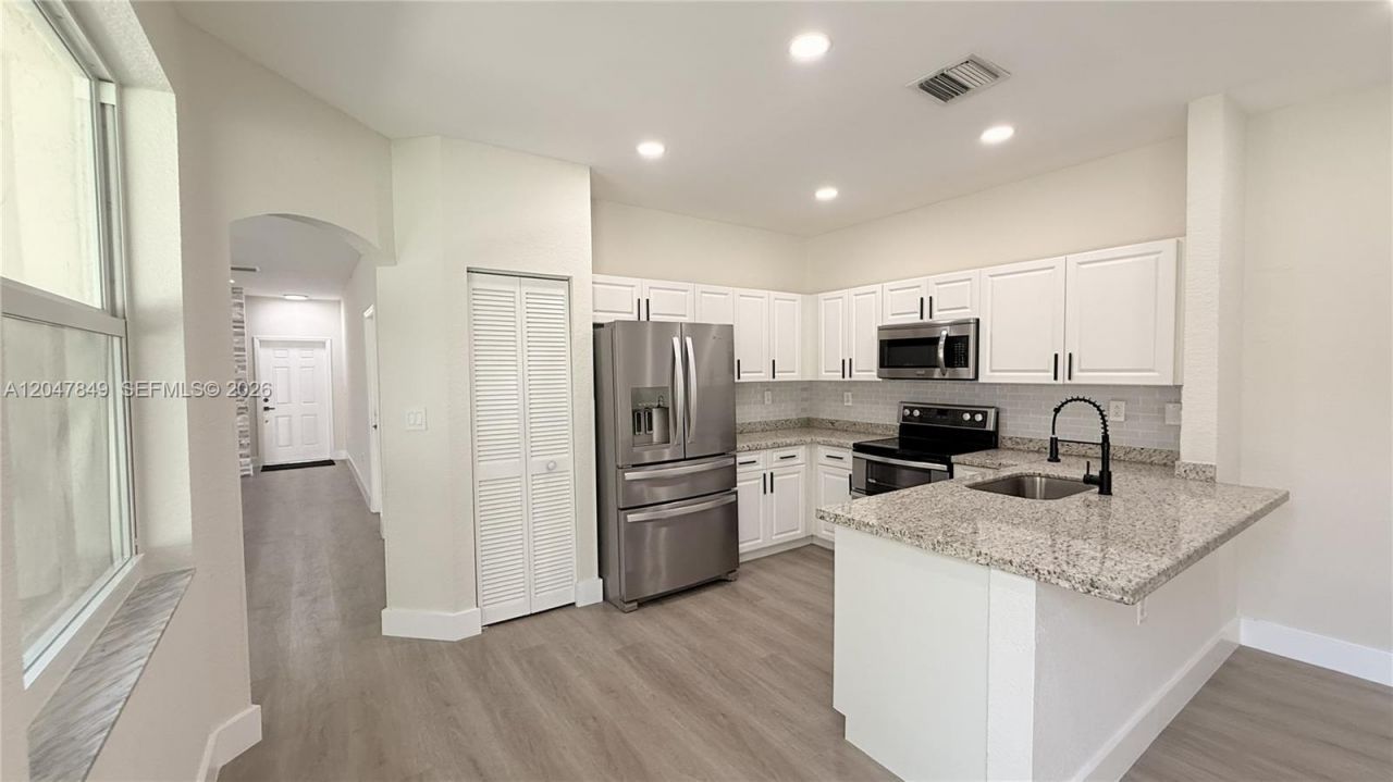 3880 Fern Forest Rd , Cooper City, FL 33026 Photo
