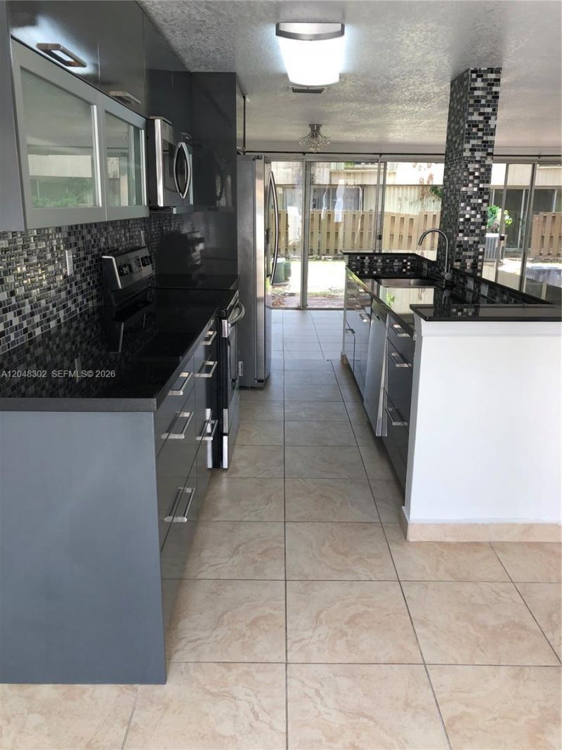 836 NW 82nd Ave , Unit 3, Plantation, FL 33324 Photo