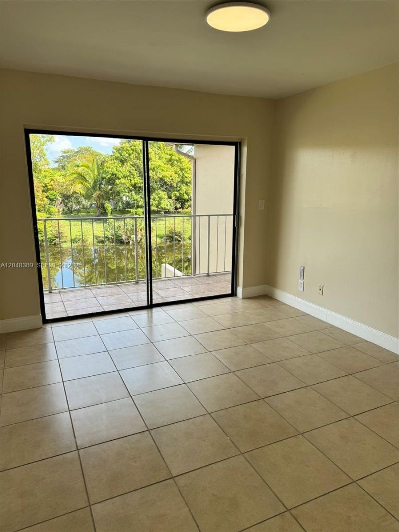 3167 Coral Springs Dr , Unit 123, Coral Springs, FL 33065 Photo