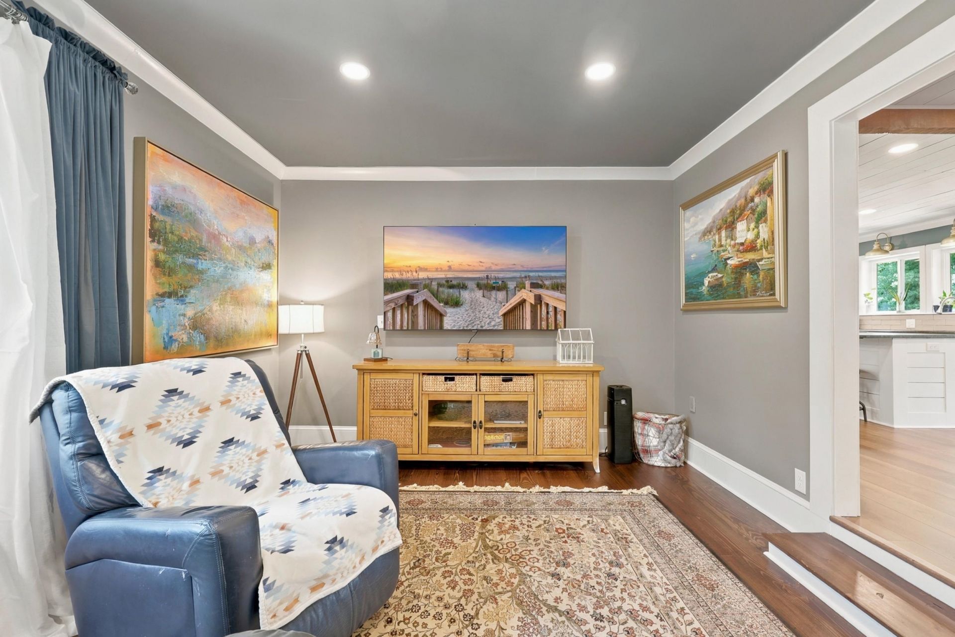 109 E Coker Ln.  Photo 4