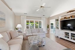 1732 Amberly Dr. photo 4