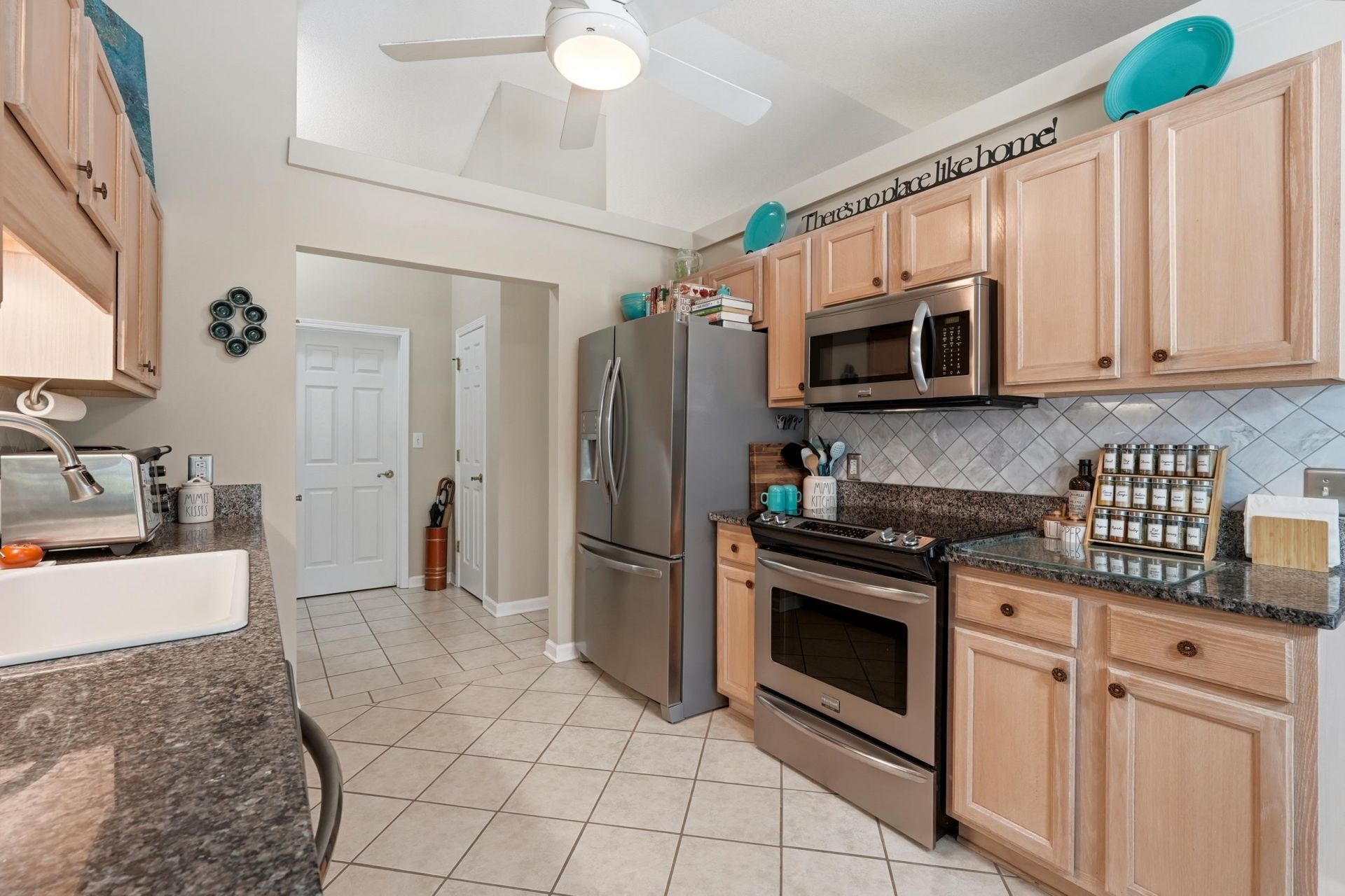 1732 Amberly Dr. Photo 6