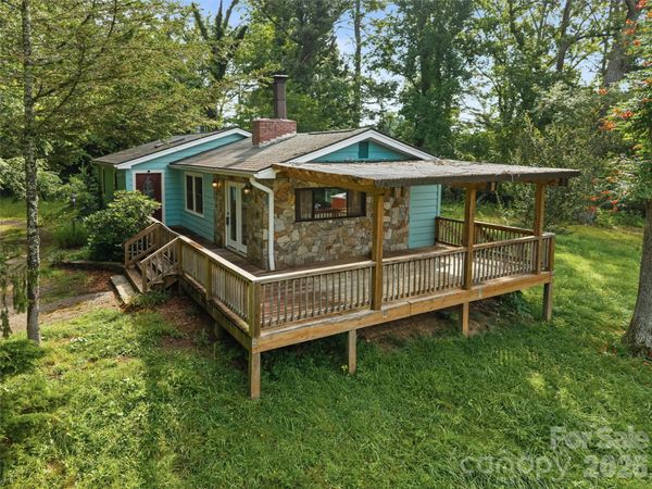1705 Willow Road, Hendersonville, NC 28739