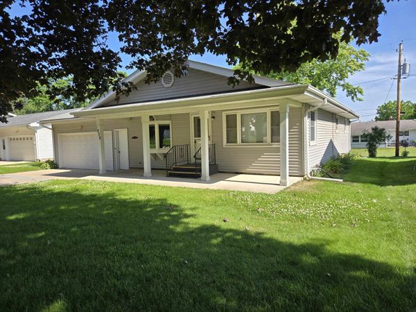 238 11th Ave. West , Cresco, IA 52136