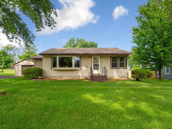 142 22nd Avenue SW, Faribault, MN 55021