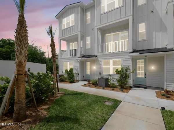 22 N BEACH Way, Jacksonville Beach, FL 32250