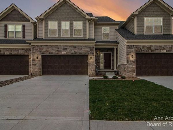 3343 Roseford Boulevard, Ann Arbor, MI 48105