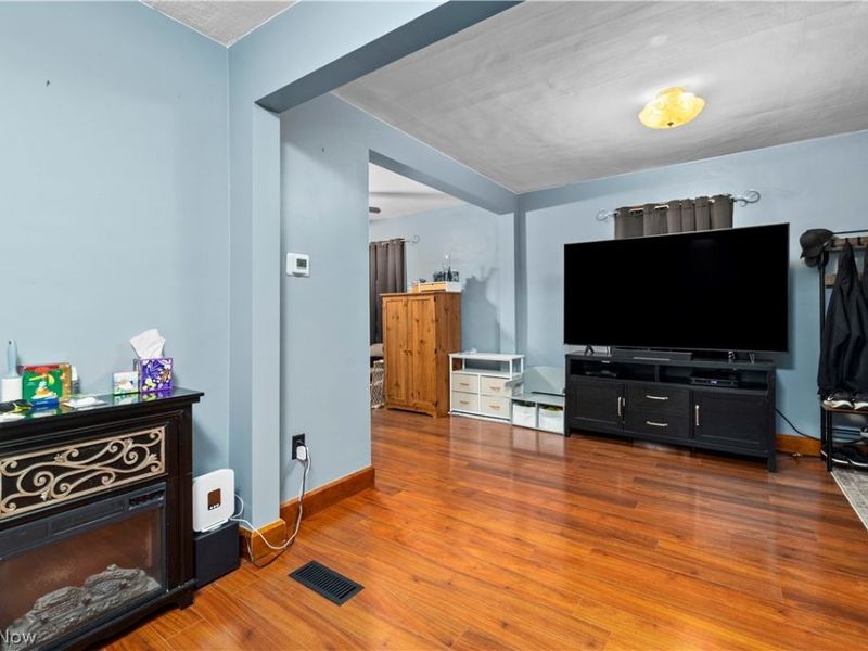 1639 E 34th Street, Lorain, OH 44055 Photo 9