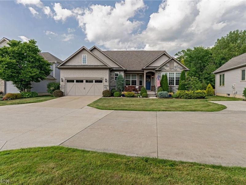 609 Burgess Circle, Aurora, OH 44202 Photo 2