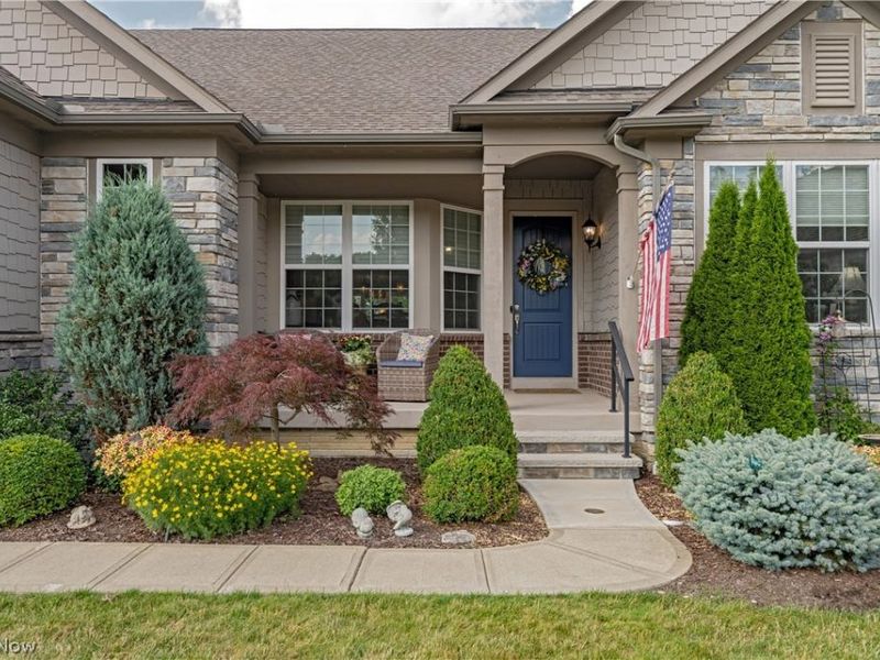 609 Burgess Circle, Aurora, OH 44202 Photo 3