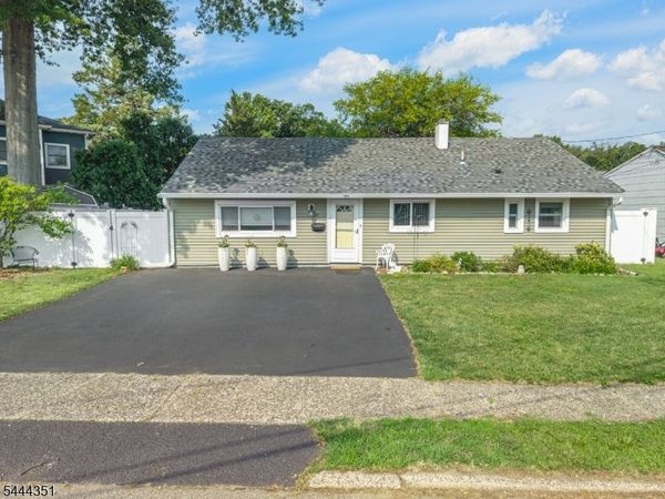 57 Meakin Ave, Rochelle Park, NJ 07662