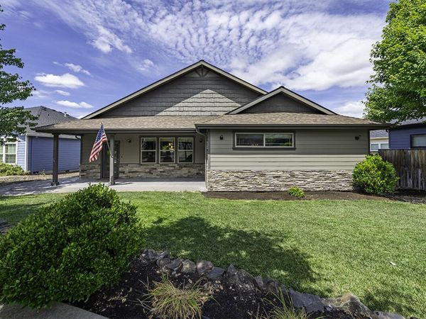 256 Robert Trent Jones Boulevard, Eagle Point, OR 97524