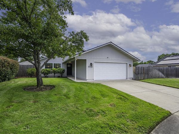 1118 Angela Court, Central Point, OR 97502