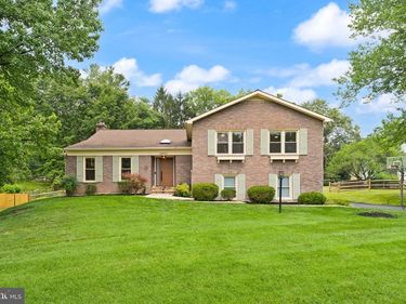 10854 MEADOWLAND DRIVE, OAKTON, VA 22124