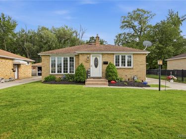 29 Siegfried Drive, Williamsville, NY 14221