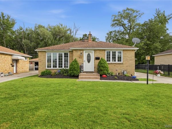 29 Siegfried Drive, Williamsville, NY 14221