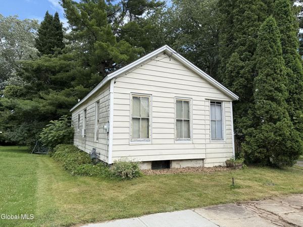 8 McKinley Place, Gloversville, NY 12078