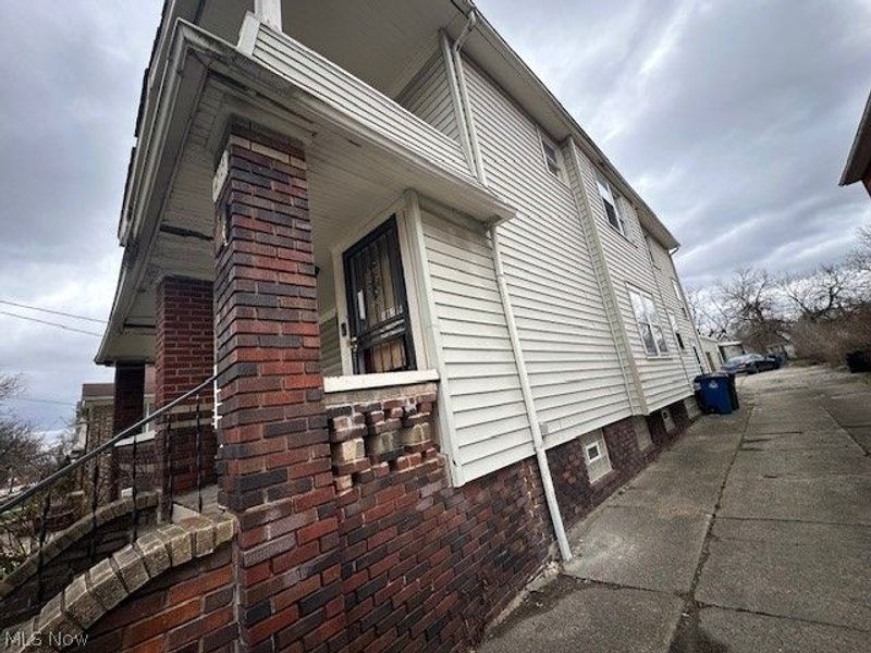 12113 Corlett Avenue, Cleveland, OH 44105 Photo 2