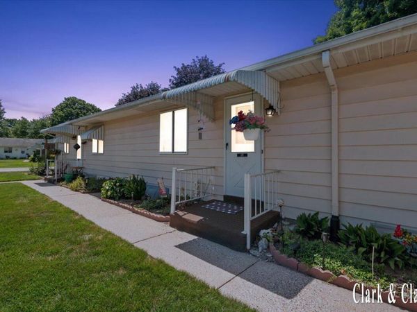 5777 Leisure S Drive SE, Unit 135, Grand Rapids, MI 49548