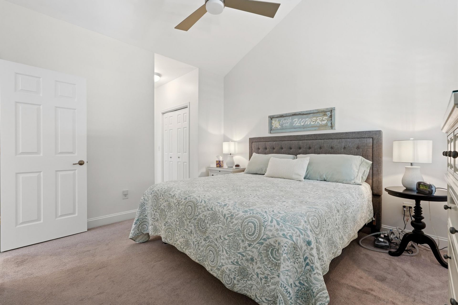 694 Botany Loop Photo 17