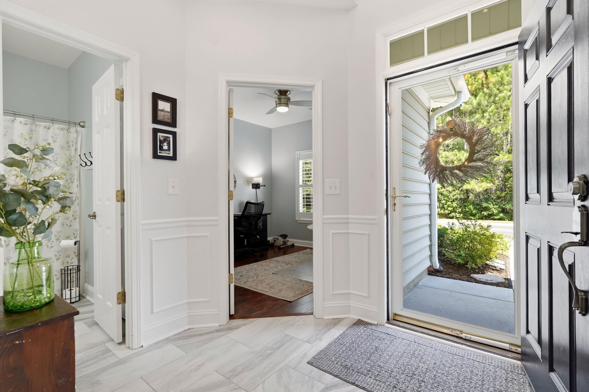 694 Botany Loop Photo 4