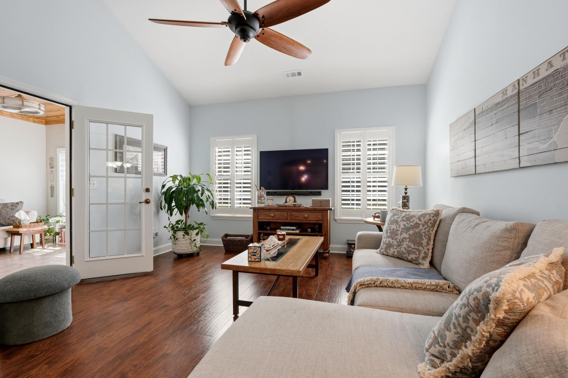 694 Botany Loop Photo 6