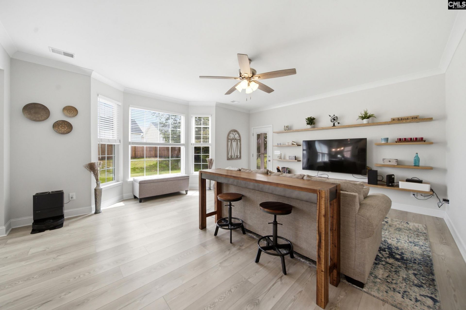 308 Pantigo Lane  Photo 10
