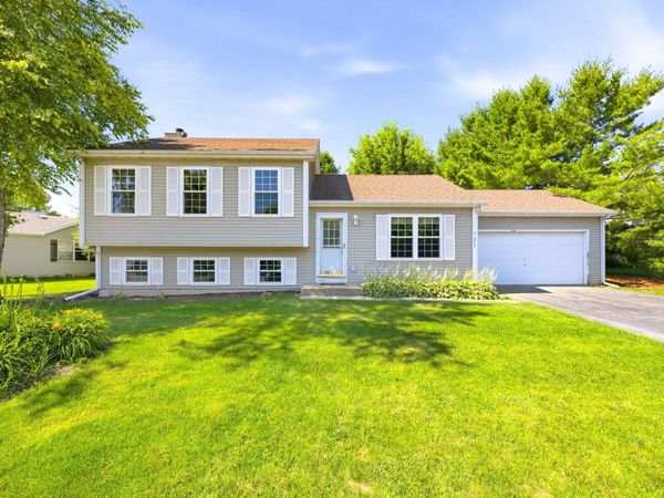 873 Oak Ridge Lane, Genoa City, WI 53128