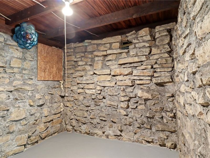 2020 Woodstock Road, Gates Mills, OH 44040 Photo 30