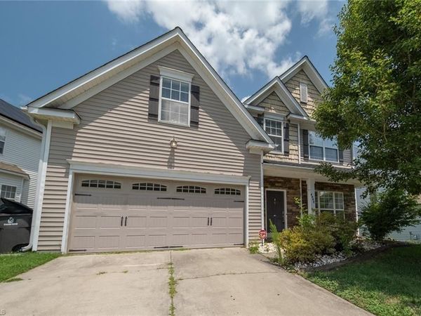 4949 Old Towne Village Circle , Pfafftown, NC 27040