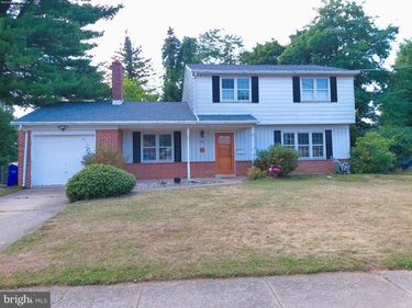 206 GREEN LANE DRIVE, CAMP HILL, PA 17011