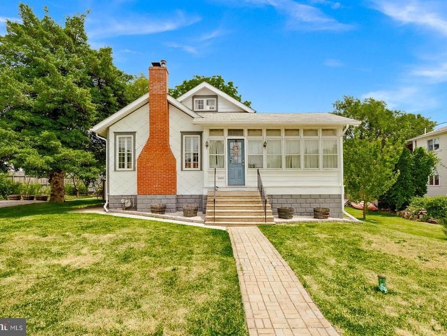 949 Edgewood Avenue, Bensalem, PA 19020 Main Photo