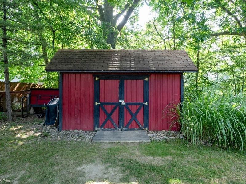 3400 NE Beverly Avenue, Canton, OH 44714 Photo 29