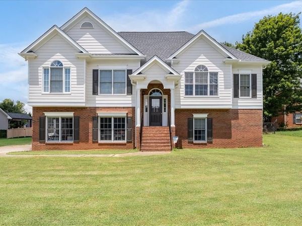16 Berkshire Drive NW, Cartersville, GA 30120
