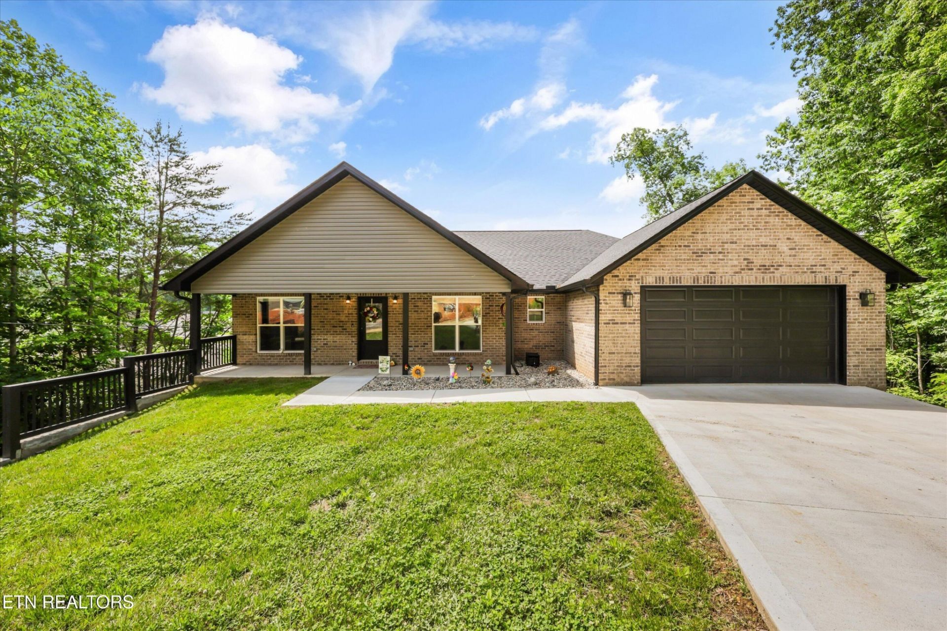 375 Signet Lane , Maynardville, TN 37807 Main Photo