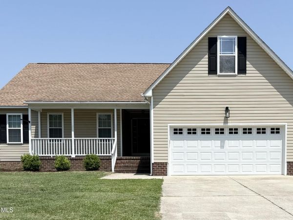 6660 Gabriels Way, Lucama, NC 27851