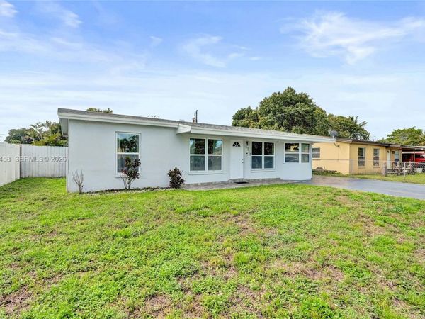 3320 NW 18th St , Lauderhill, FL 33311