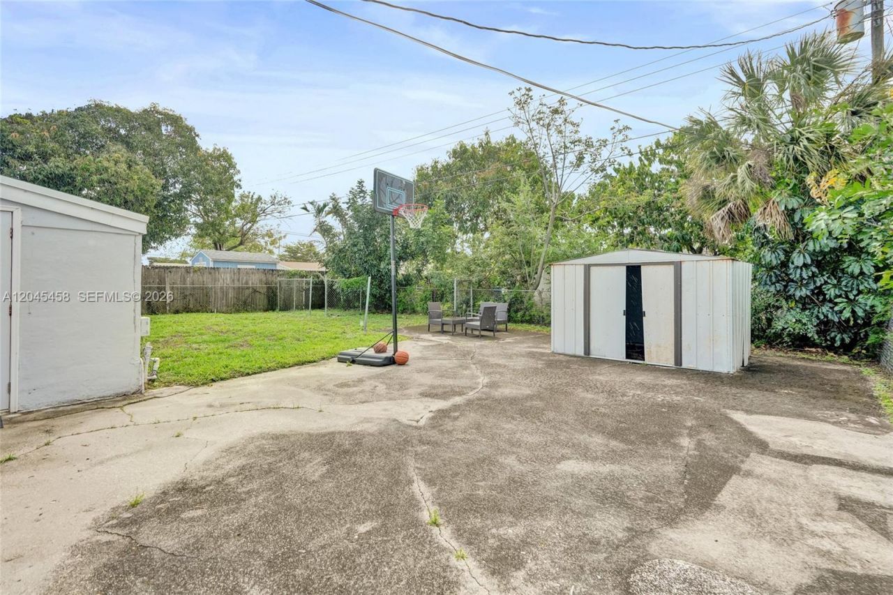 3320 NW 18th St , Lauderhill, FL 33311 Photo