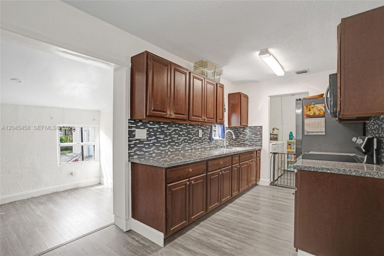 3320 NW 18th St , Lauderhill, FL 33311 Photo