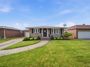 12 Sandy Lane , Buffalo, NY 14227