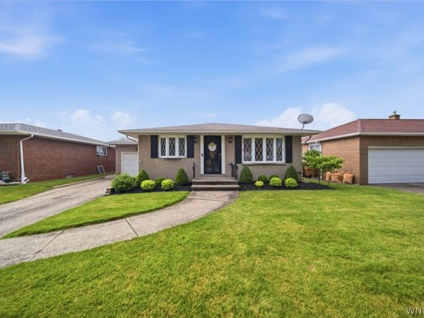 12 Sandy Lane , Buffalo, NY 14227