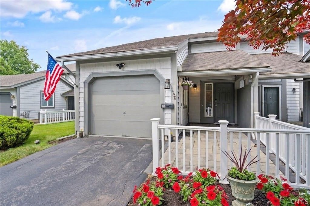 498 Summerhaven Drive N, East Syracuse, NY 13057 Main Photo
