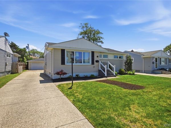 85 Bonnett Avenue , Tonawanda, NY 14150