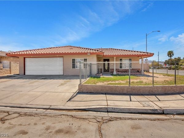 2410 E Oak Glen Way, Las Vegas, NV 89115