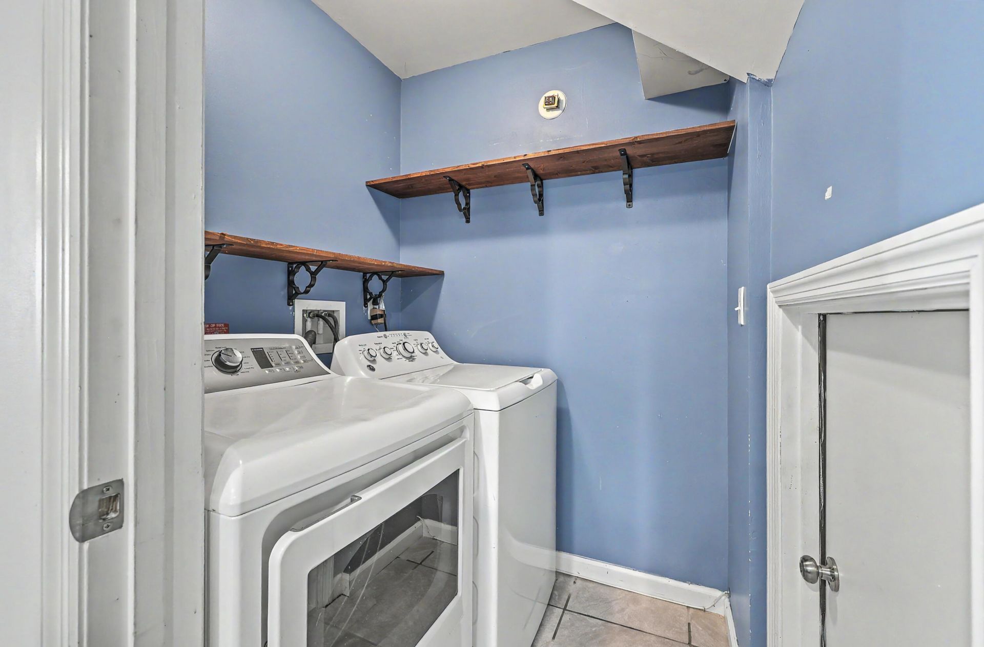 4425 Lambert Street Photo 10