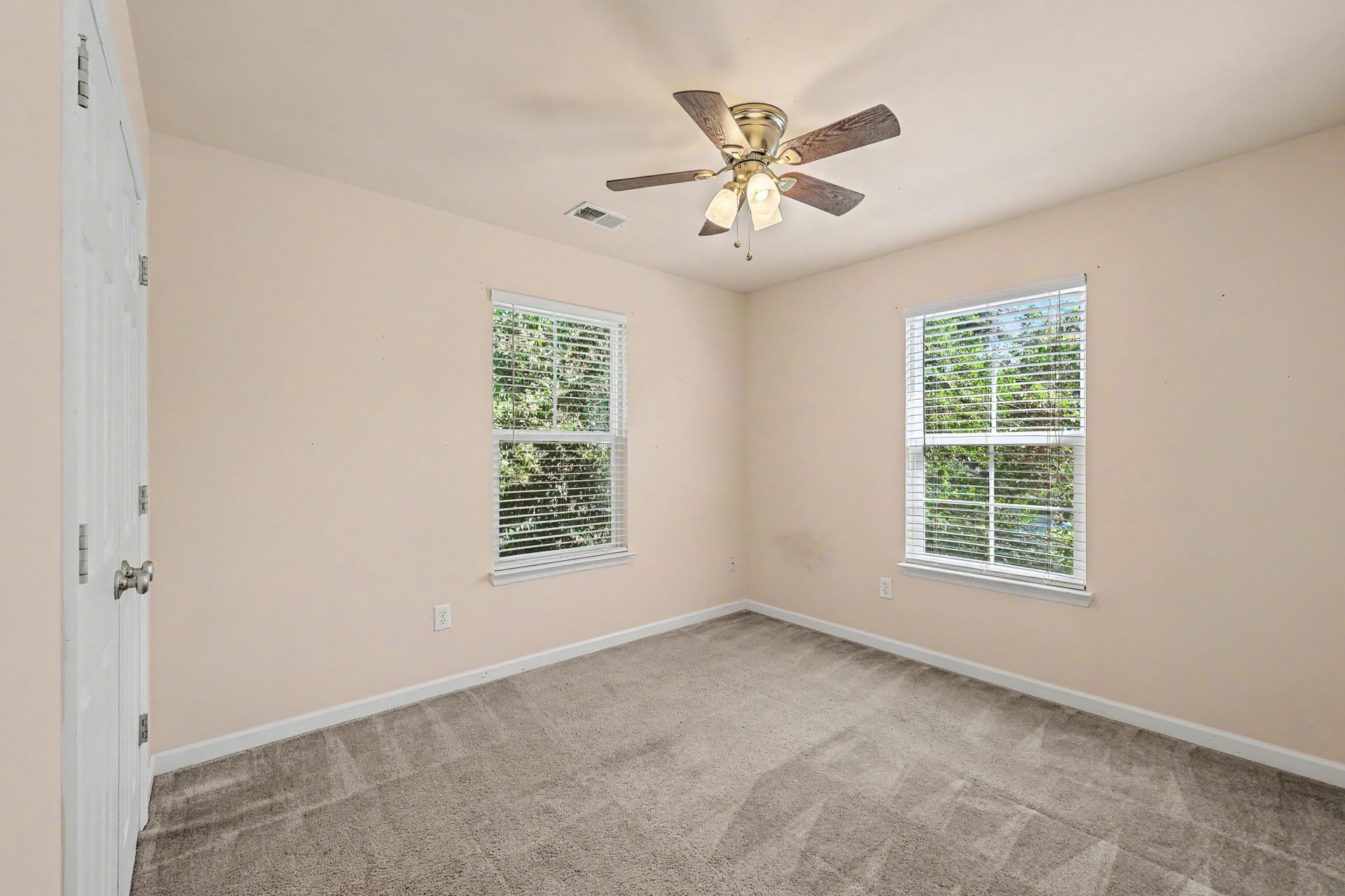 4425 Lambert Street Photo 14
