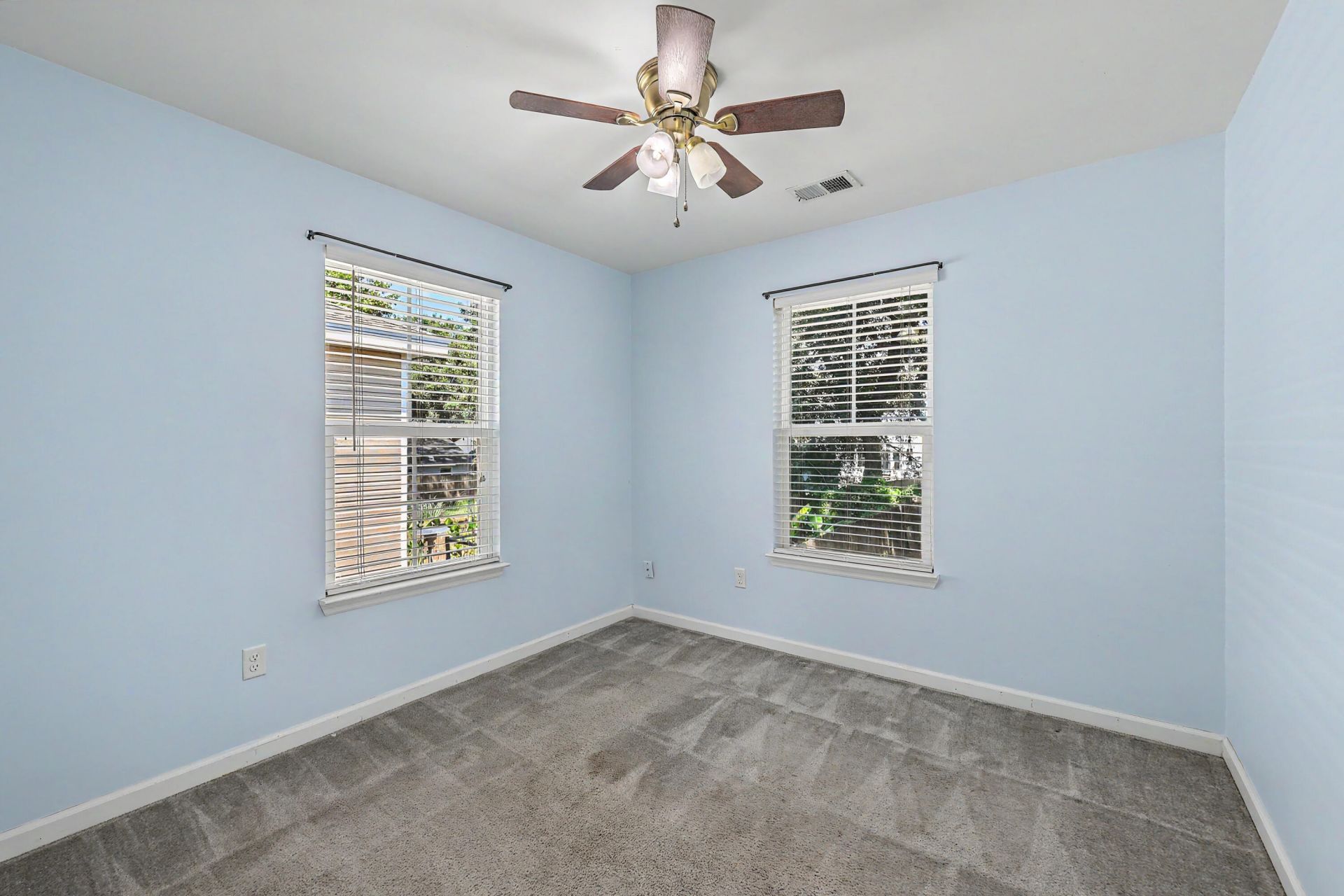 4425 Lambert Street Photo 15