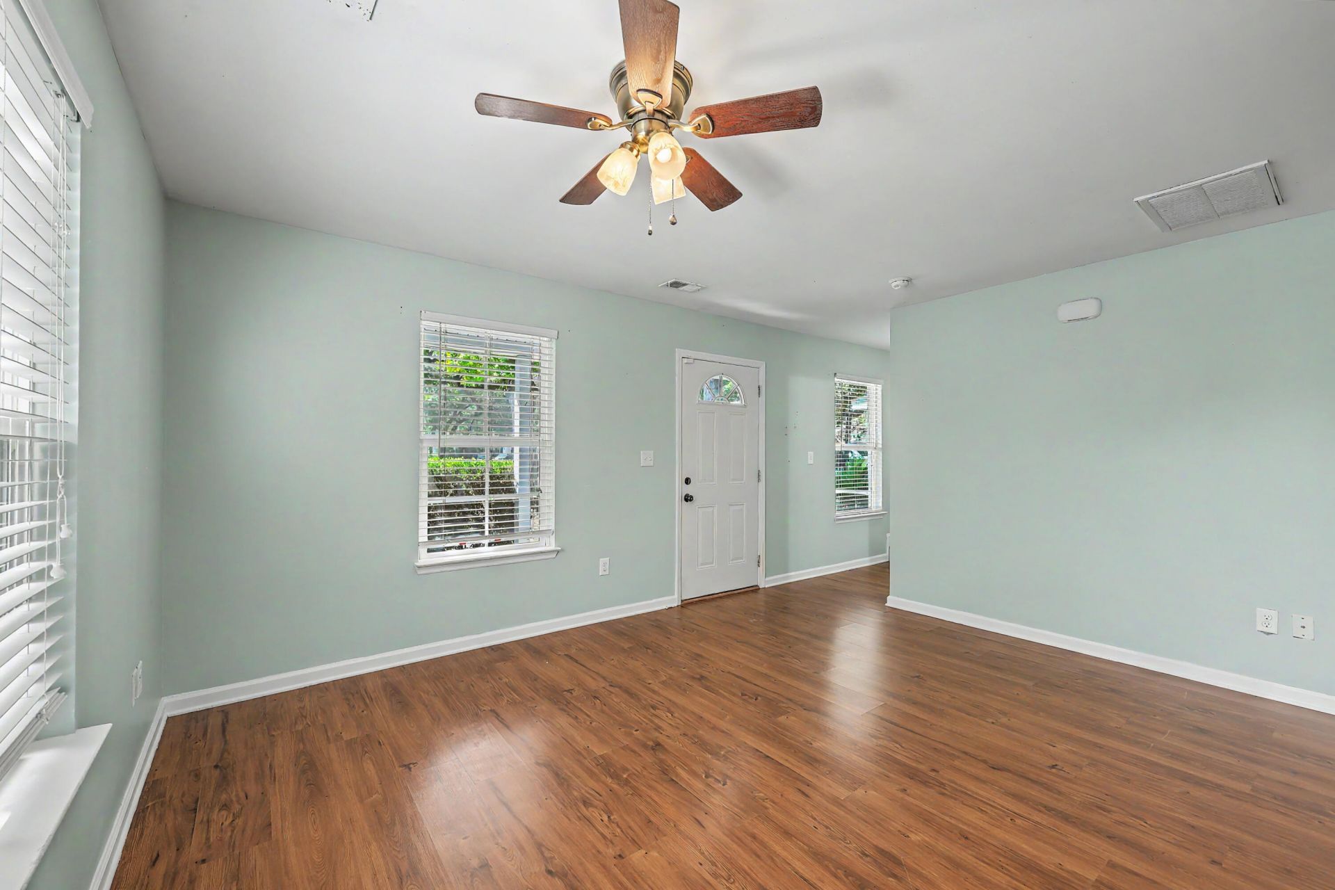 4425 Lambert Street Photo 19